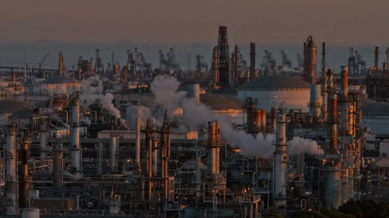 Oil plunges on 2-week ceasefire  